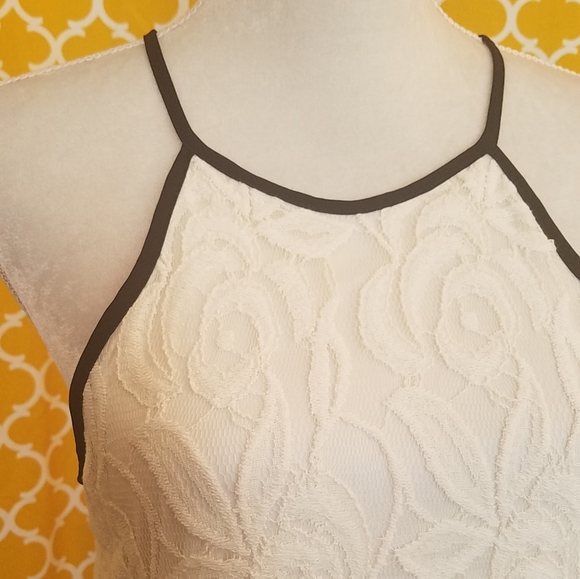 NWOT- SEXY MONTEAU IVRY LACE W/BLACK TRIM TANK TOP - Picture 6 of 8